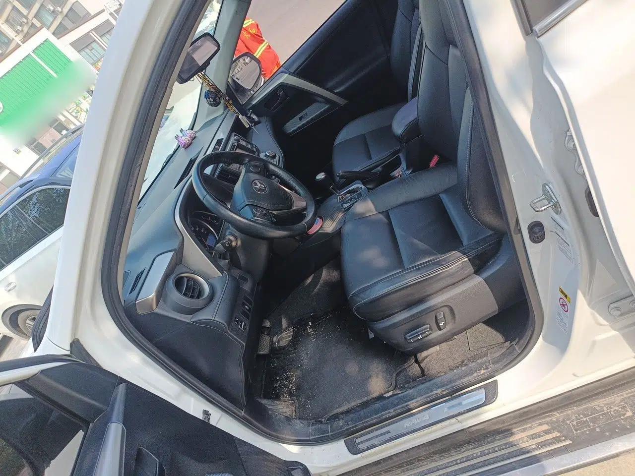 Toyota RAV4 2013 2.5L Automatic 4x4 Elite Edition — миниатюра 15