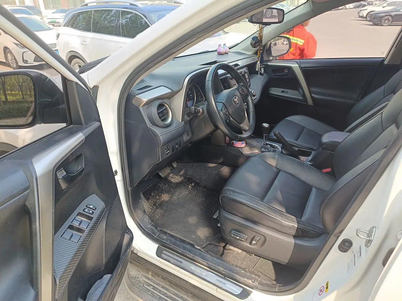 Toyota RAV4 2013 2.5L Automatic 4x4 Elite Edition — миниатюра 16