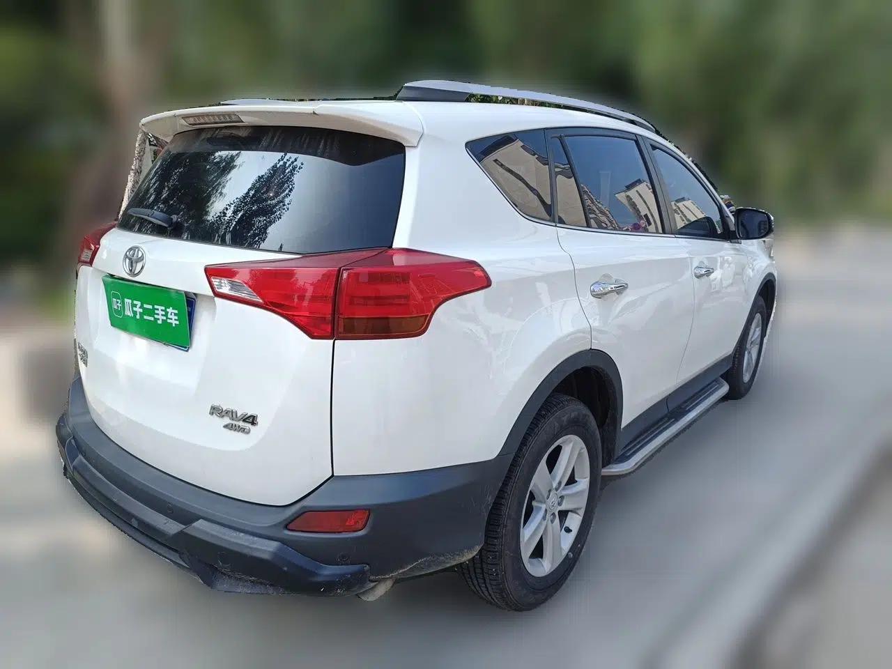 Toyota RAV4 2013 2.5L Automatic 4x4 Elite Edition — миниатюра 6