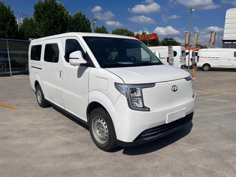 Ruichi R5 2025 Passenger Edition Supercharging Pioneer II 50.1kWh — миниатюра 3