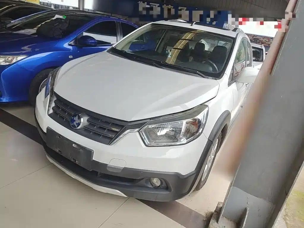 Venucia R50X 2013 1.6L Automatic — миниатюра 1