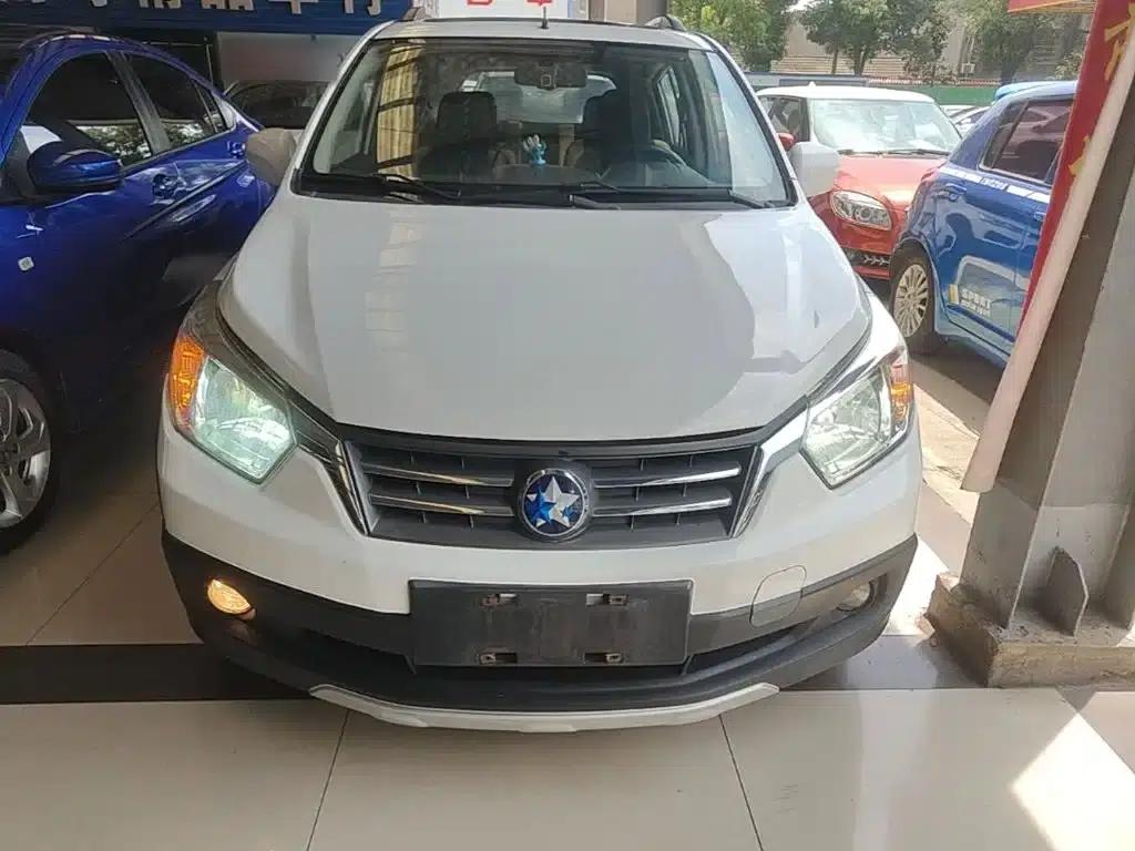 Venucia R50X 2013 1.6L Automatic — миниатюра 3