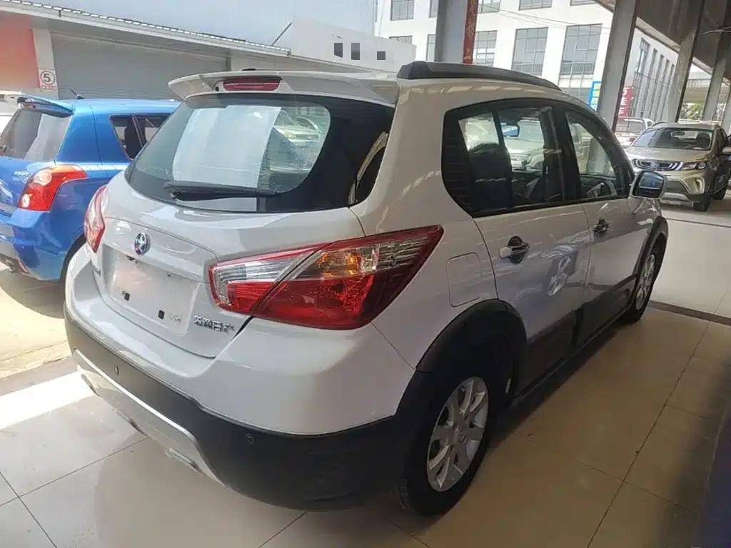 Venucia R50X 2013 1.6L Automatic — миниатюра 7