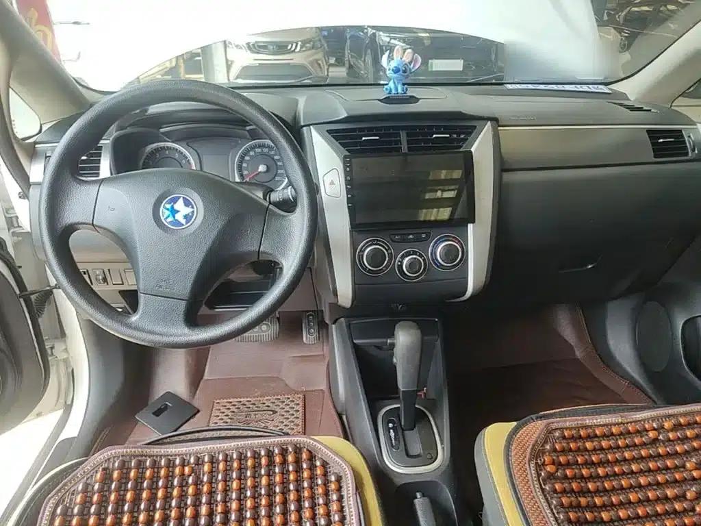 Venucia R50X 2013 1.6L Automatic — миниатюра 10