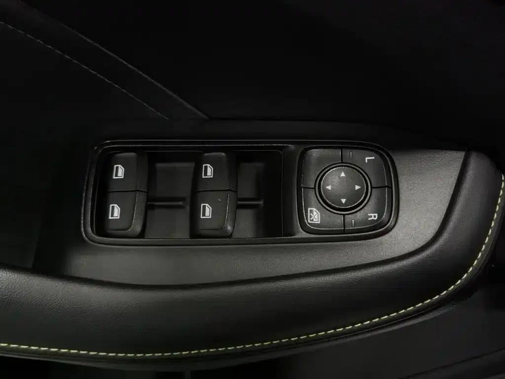 Roewe i5 2021 1.5L CVT Platinum Edition — миниатюра 9