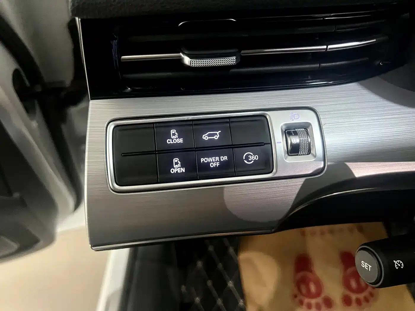 Roewe iMAX8 2021 400TGI Supreme Series Land Cruiser Edition — миниатюра 11