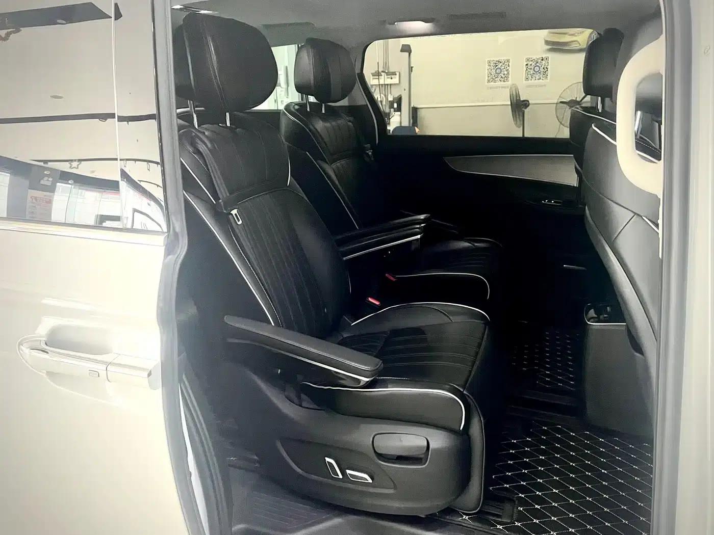 Roewe iMAX8 2021 400TGI Supreme Series Land Cruiser Edition — миниатюра 18
