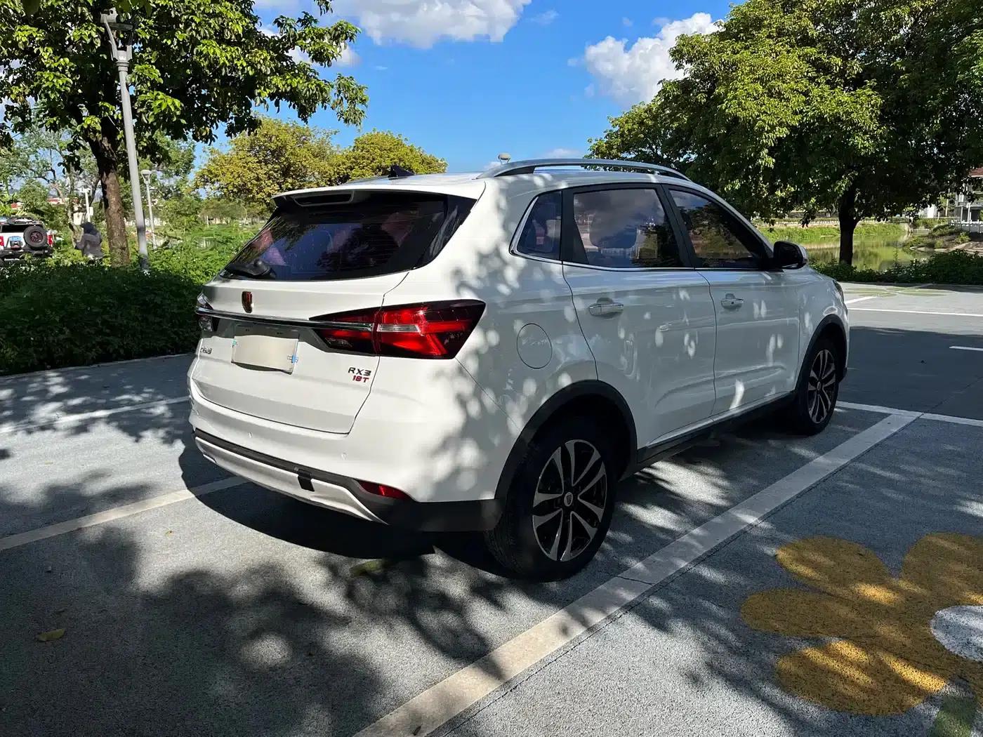 Roewe RX3 2018 18T Automatic Internet Smart Edition — миниатюра 8