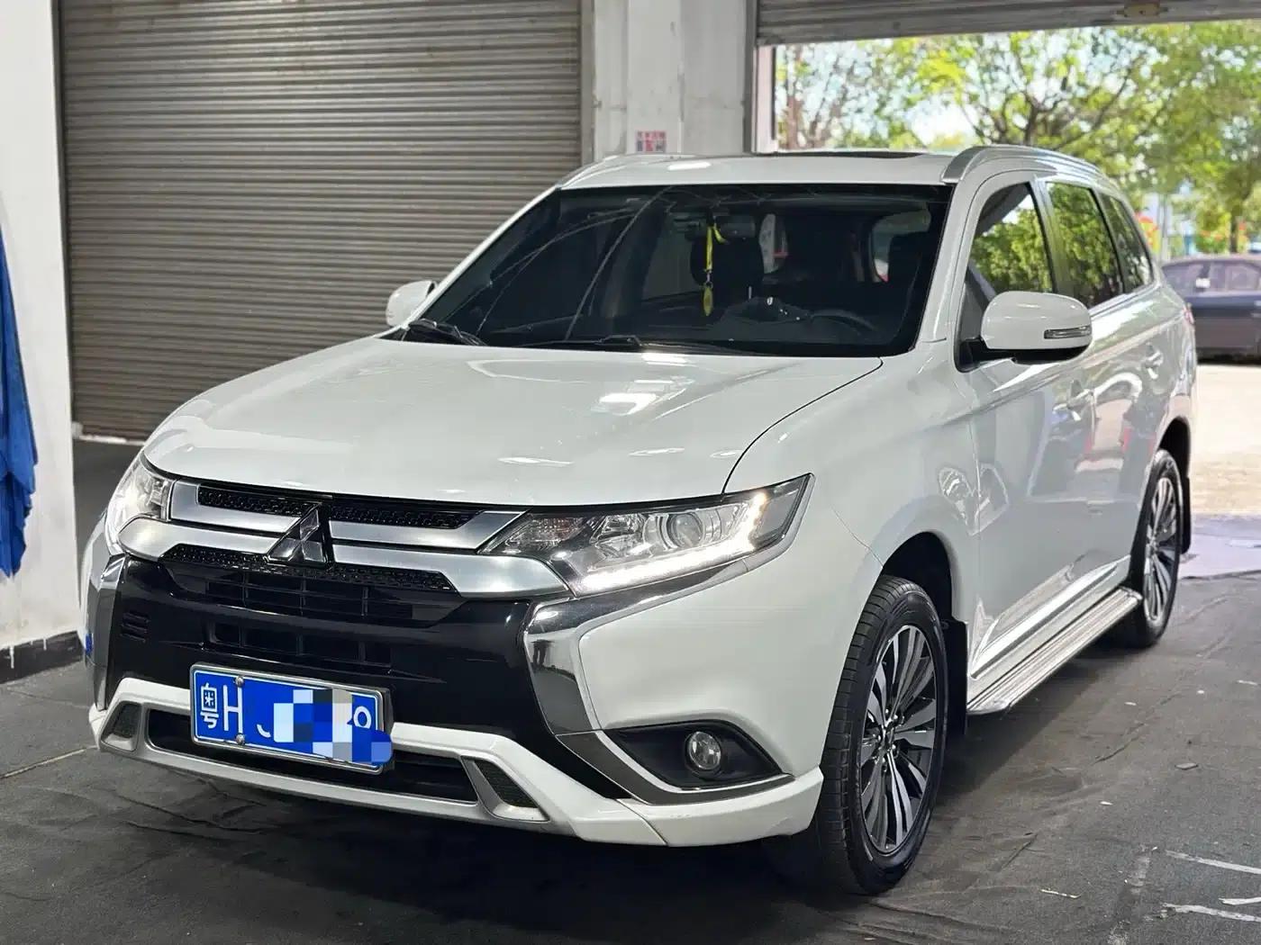 Outlander 2021 2.0L 2WD Enjoy Edition 5-seater — миниатюра 1