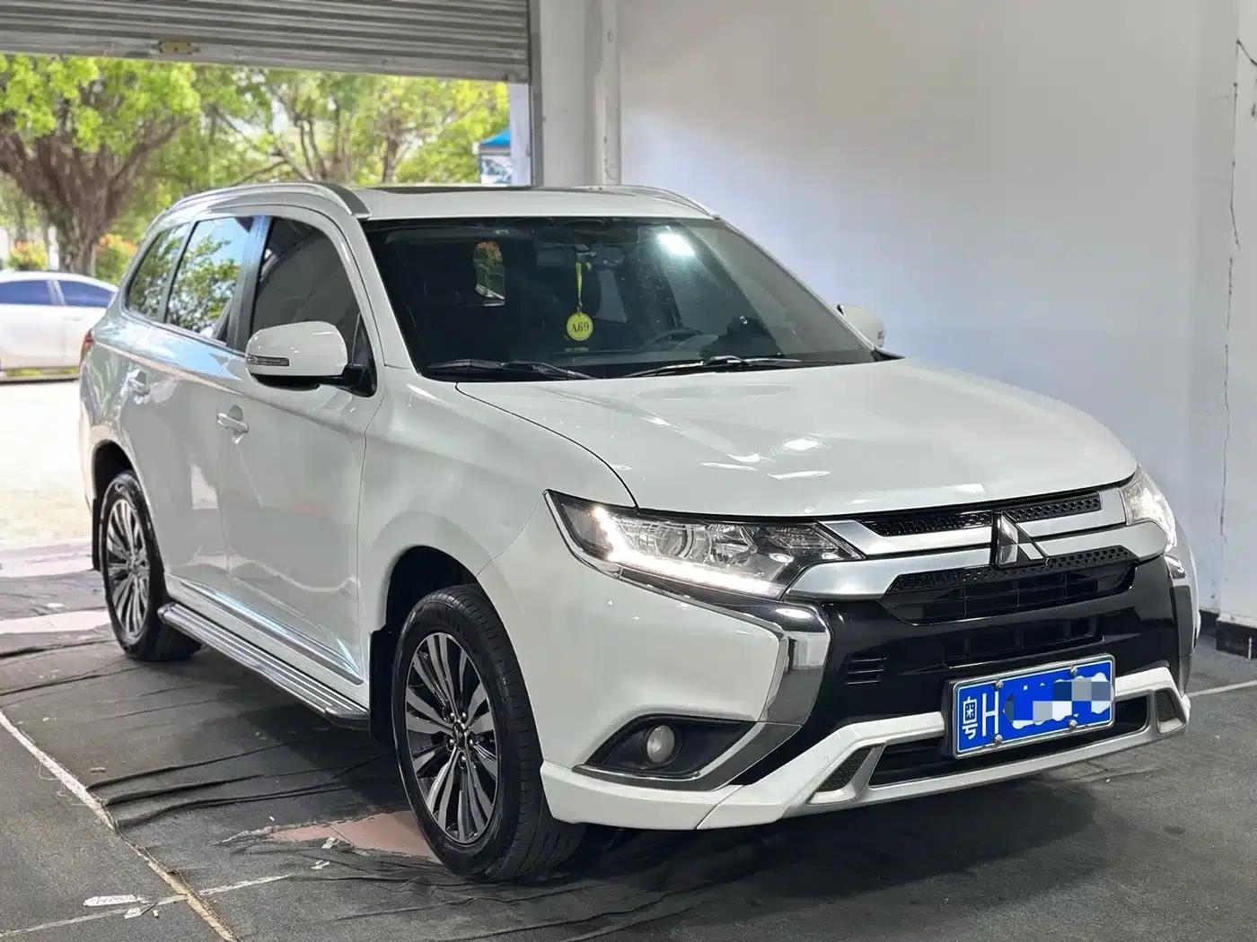 Outlander 2021 2.0L 2WD Enjoy Edition 5-seater — миниатюра 3