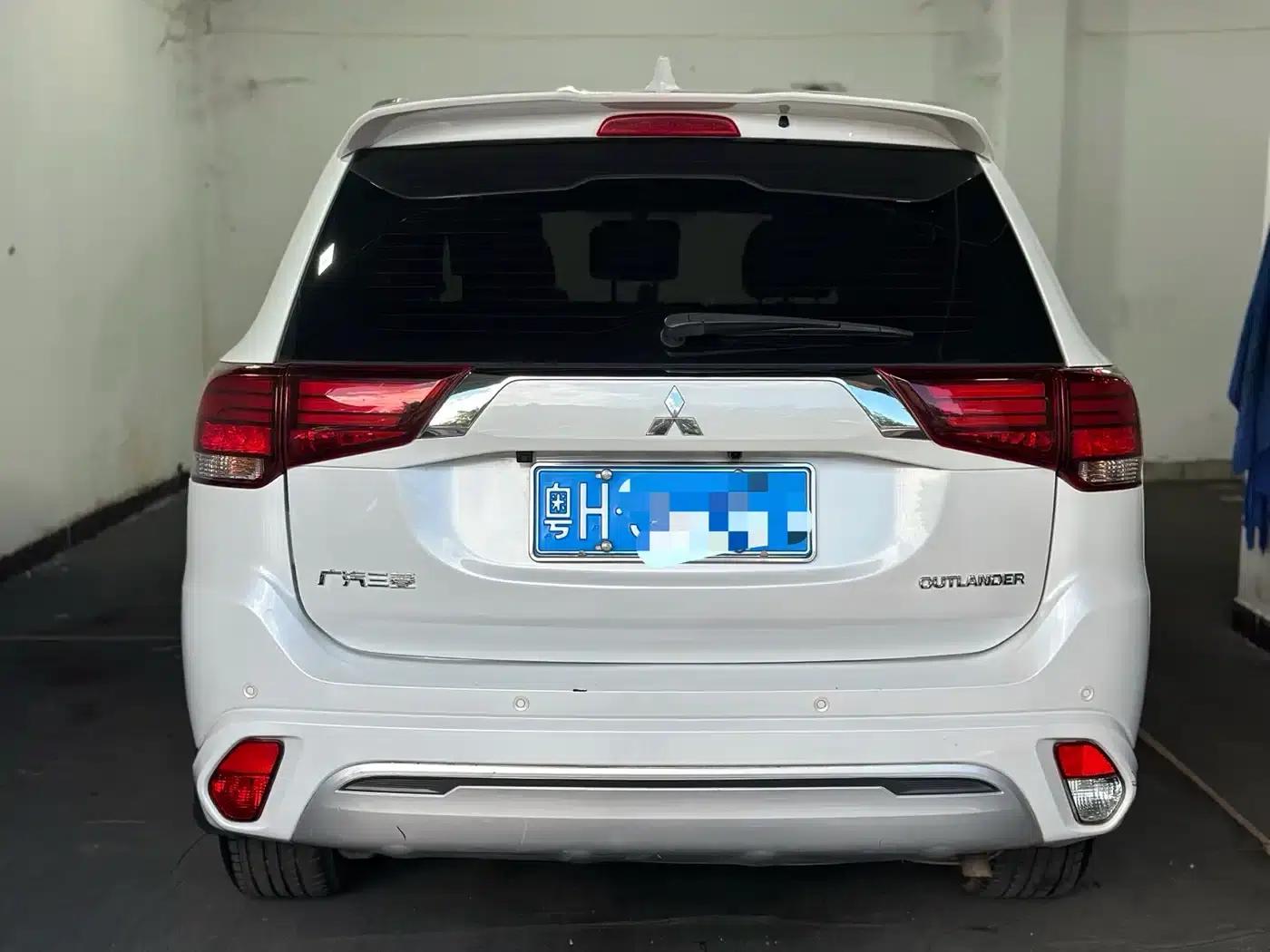 Outlander 2021 2.0L 2WD Enjoy Edition 5-seater — миниатюра 4