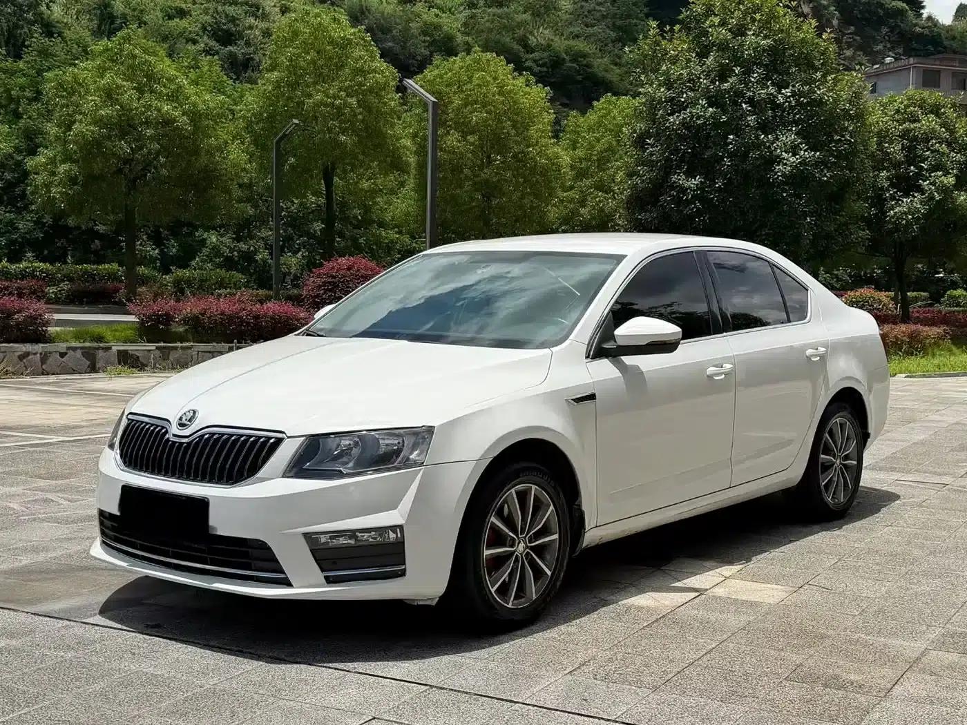 Octavia 2017 1.6L Automatic Comfort Edition — миниатюра 1
