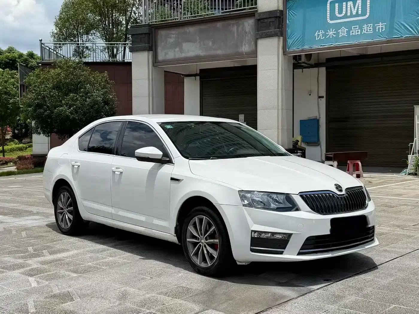 Octavia 2017 1.6L Automatic Comfort Edition — миниатюра 3
