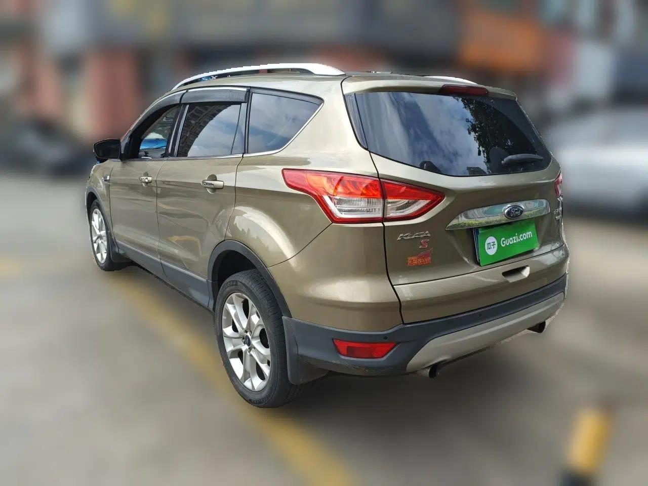 Ford Kuga 2013 2.0L GTDi Four-Wheel-Drive Sport Model — миниатюра 4