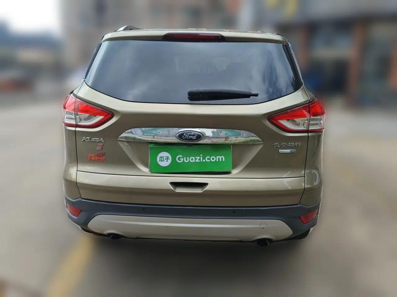 Ford Kuga 2013 2.0L GTDi Four-Wheel-Drive Sport Model — миниатюра 5