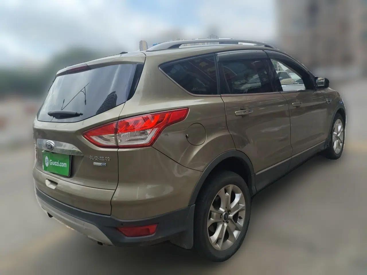 Ford Kuga 2013 2.0L GTDi Four-Wheel-Drive Sport Model — миниатюра 6