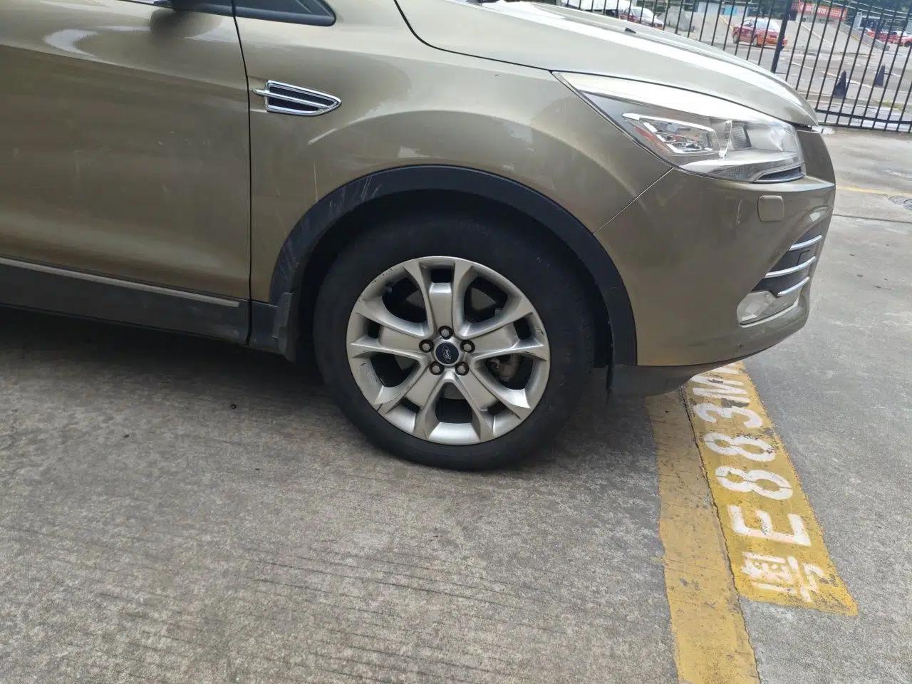 Ford Kuga 2013 2.0L GTDi Four-Wheel-Drive Sport Model — миниатюра 8