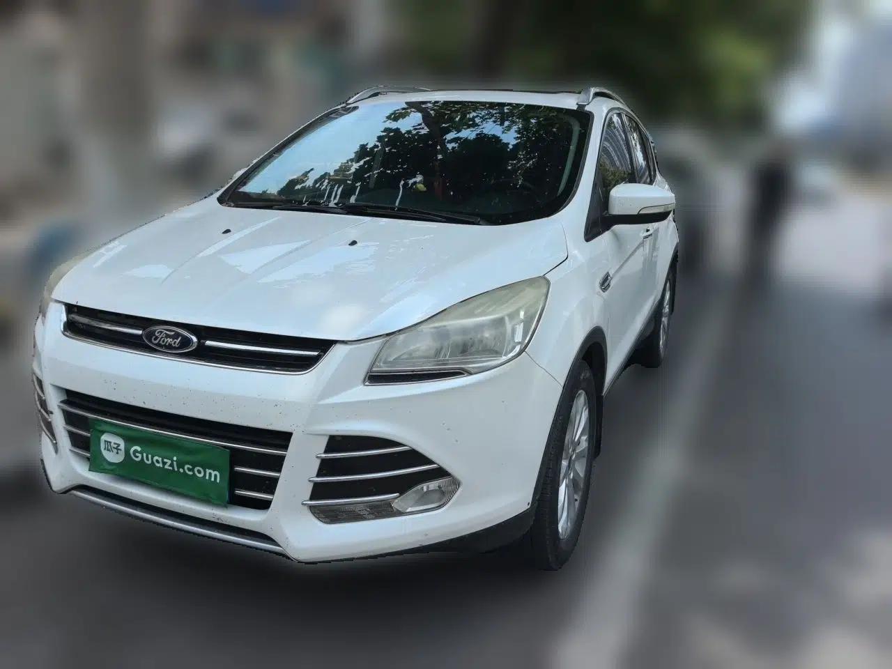 Ford Kuga 2013 1.6L GTDi 4x4 Elite Model — миниатюра 1