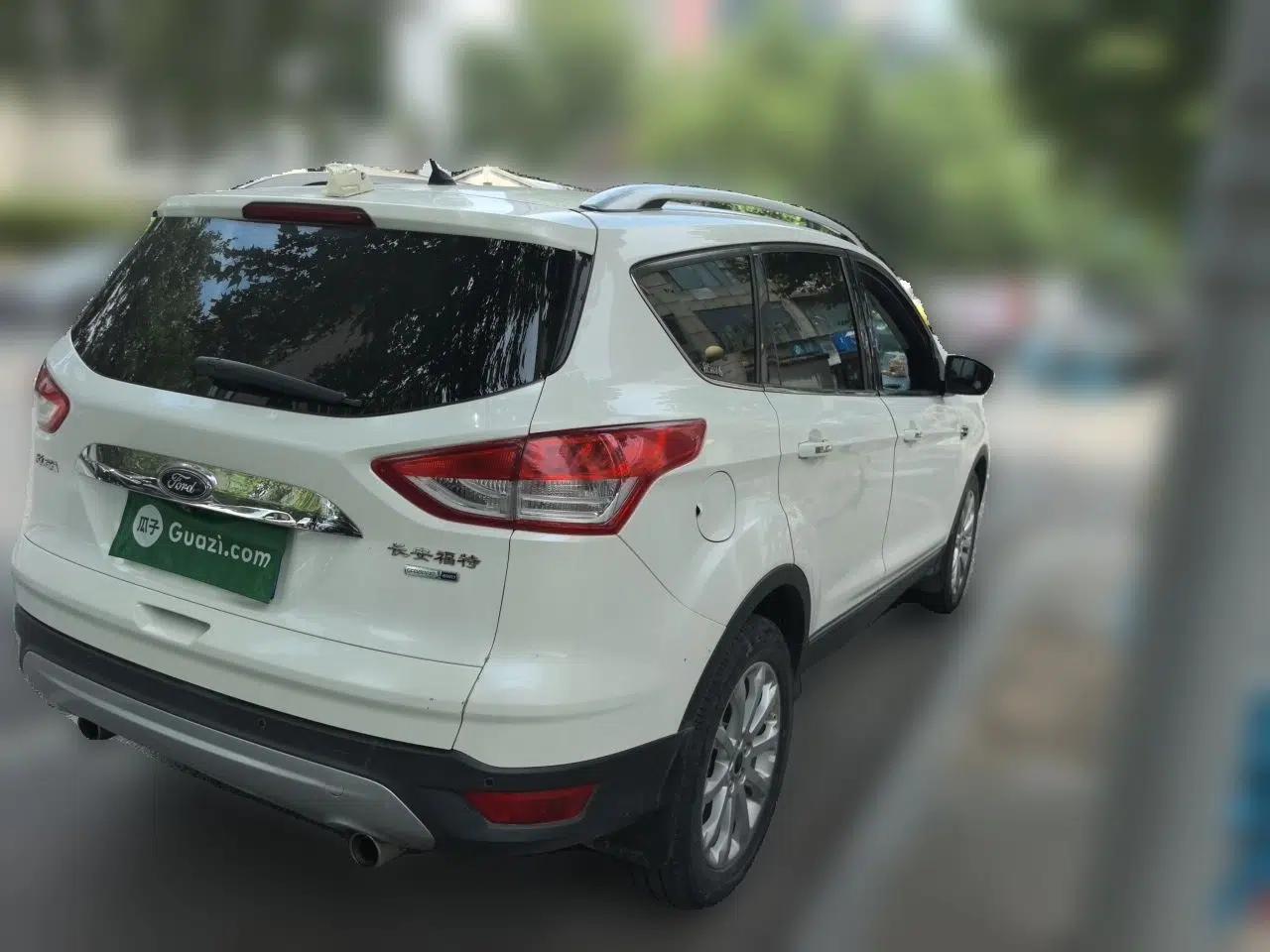 Ford Kuga 2013 1.6L GTDi 4x4 Elite Model — миниатюра 6