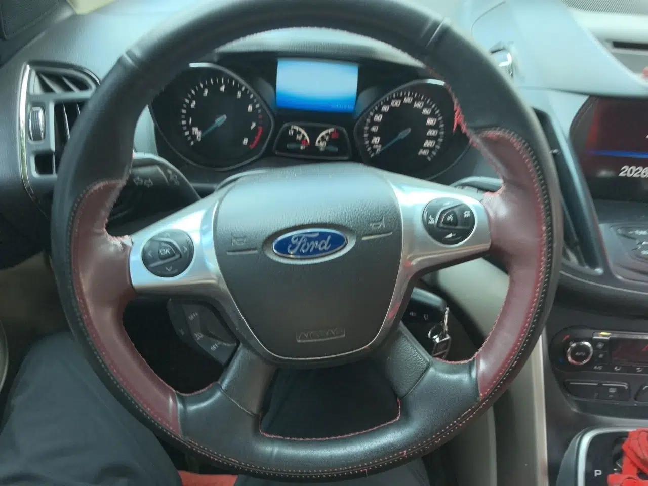 Ford Kuga 2013 1.6L GTDi 4x4 Elite Model — миниатюра 10