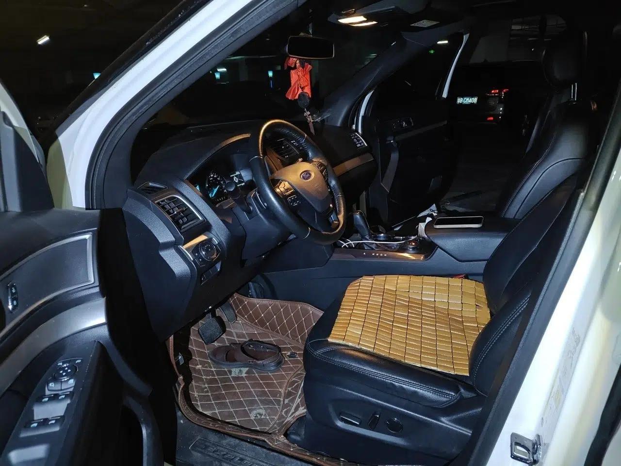 Ford Explorer 2016 2.3T Fashion Edition — миниатюра 19