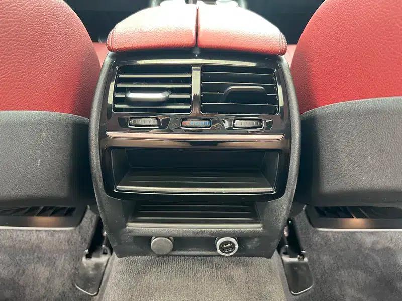 2019 BMW 5 Series 530Li Leading Edition M Sport Package — миниатюра 9