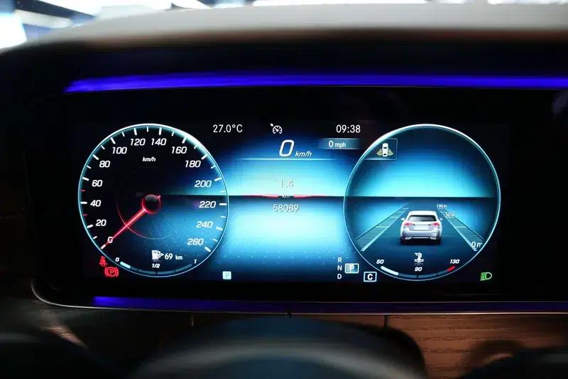 Mercedes-Benz E-Class 2021 Facelift E 300 L Premium Sport Sedan — миниатюра 15