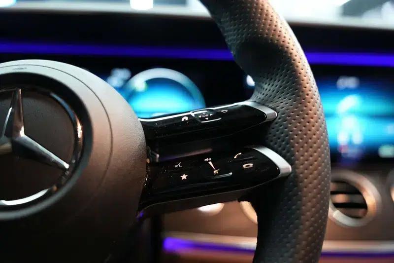 Mercedes-Benz E-Class 2021 Facelift E 300 L Premium Sport Sedan — миниатюра 20