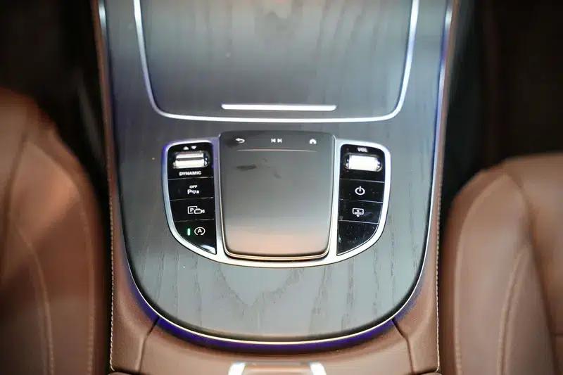 Mercedes-Benz E-Class 2021 Facelift E 300 L Premium Sport Sedan — миниатюра 10