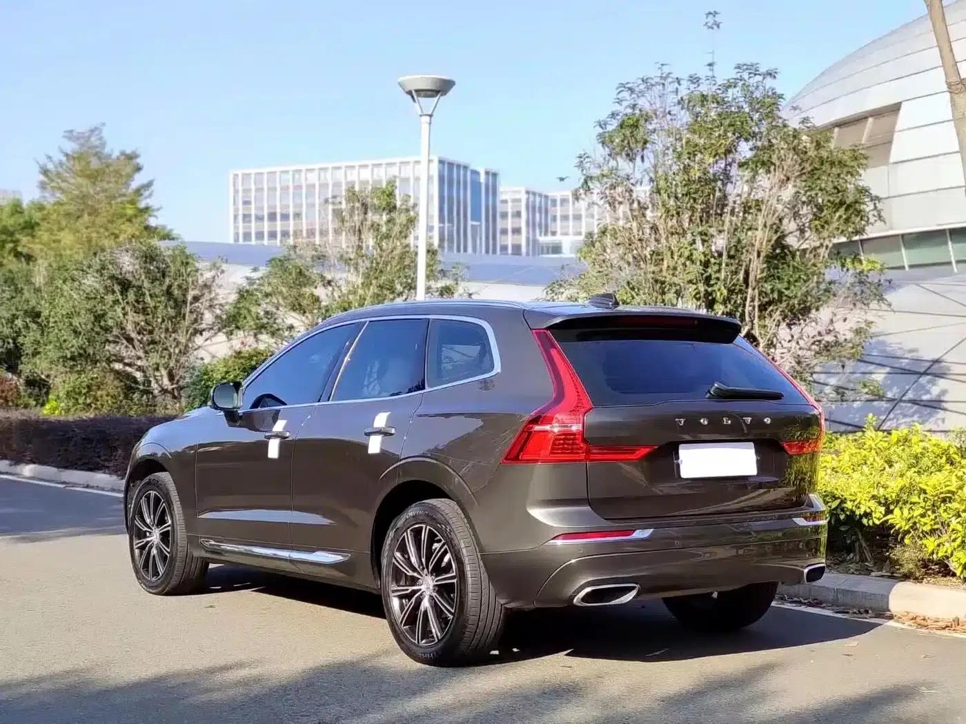 2020 Volvo XC60 T5 AWD Inscription Luxury Edition — миниатюра 4