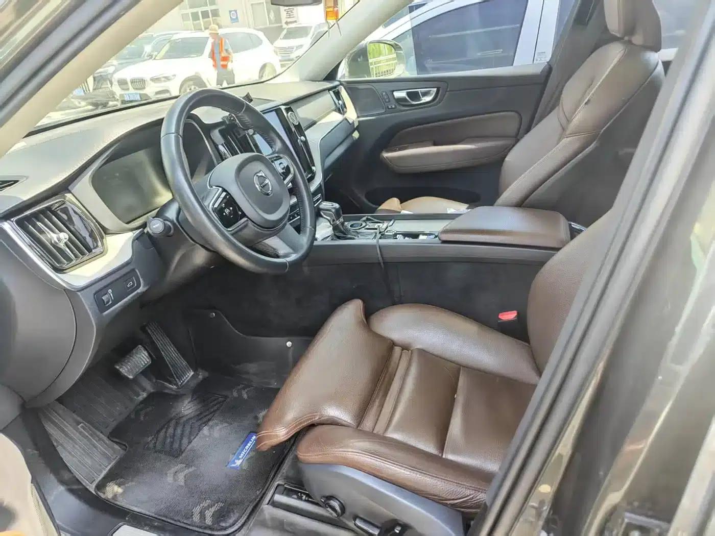2020 Volvo XC60 T5 AWD Inscription Luxury Edition — миниатюра 7