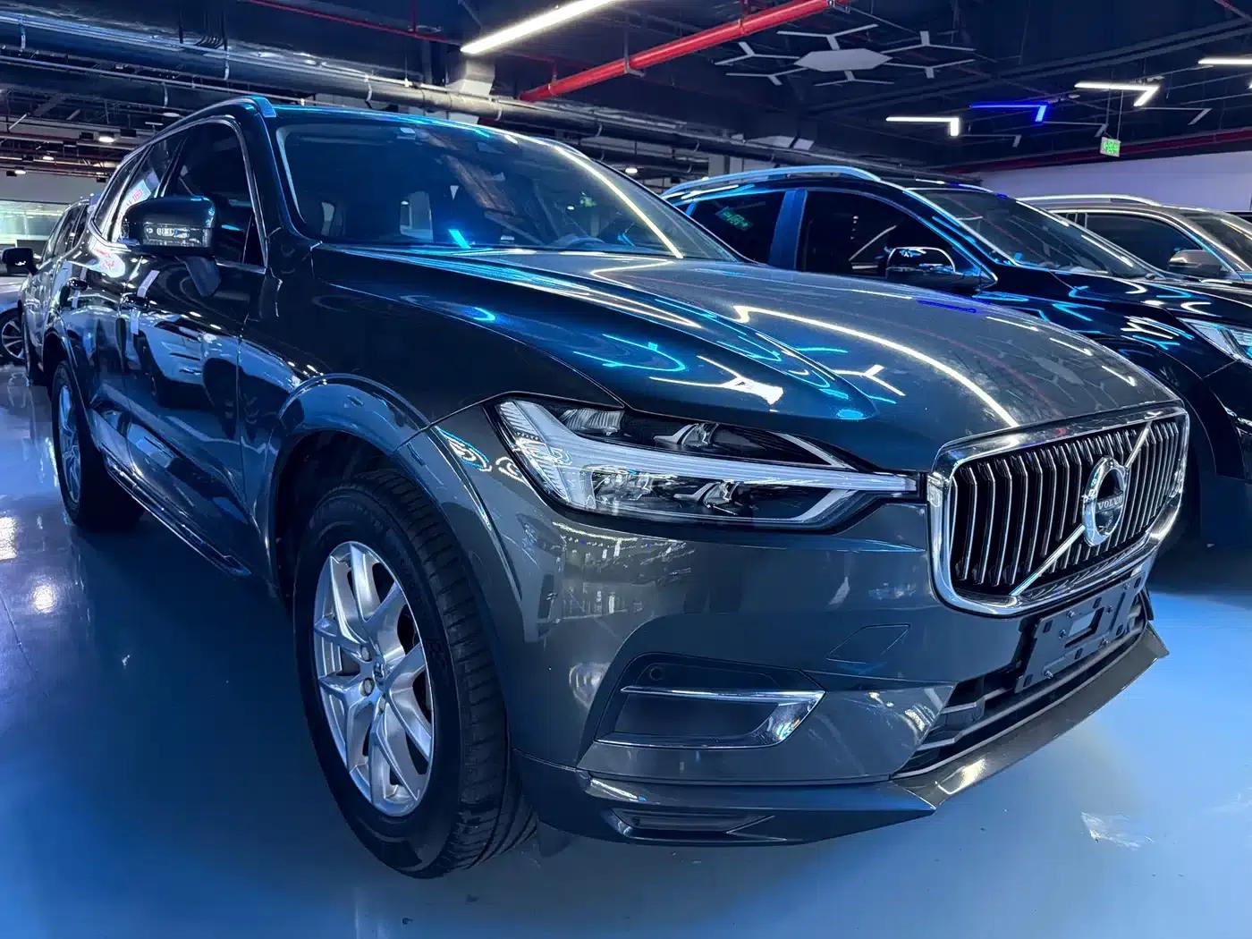 2020 Volvo XC60 T5 AWD Inscription Luxury Edition — миниатюра 3