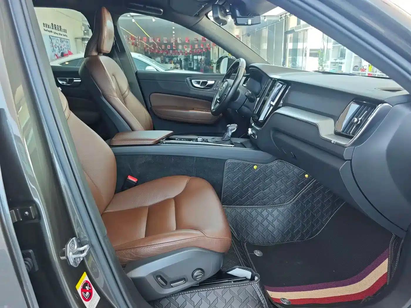 2020 Volvo XC60 T5 AWD Inscription Luxury Edition — миниатюра 18