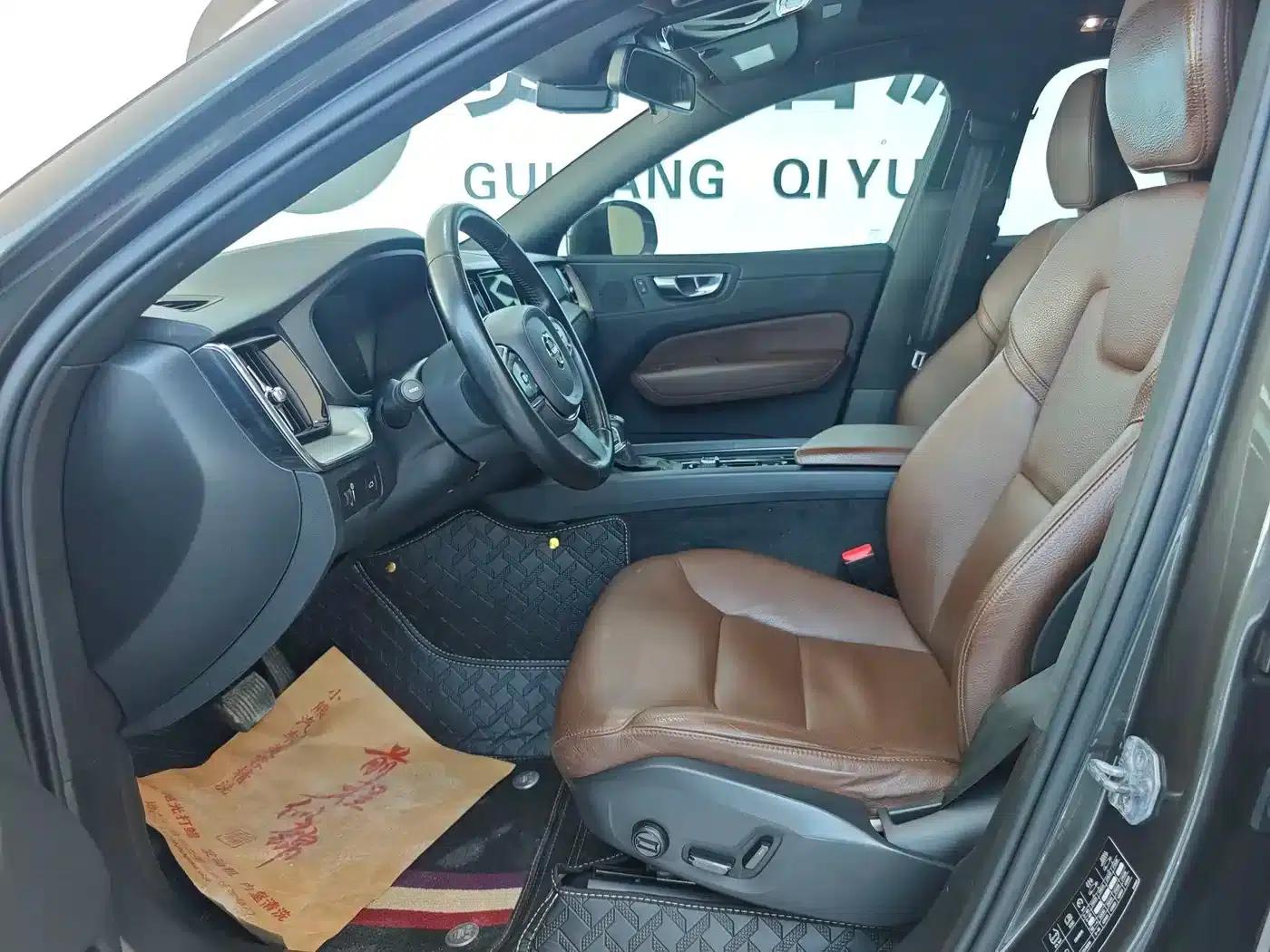 2020 Volvo XC60 T5 AWD Inscription Luxury Edition — миниатюра 8