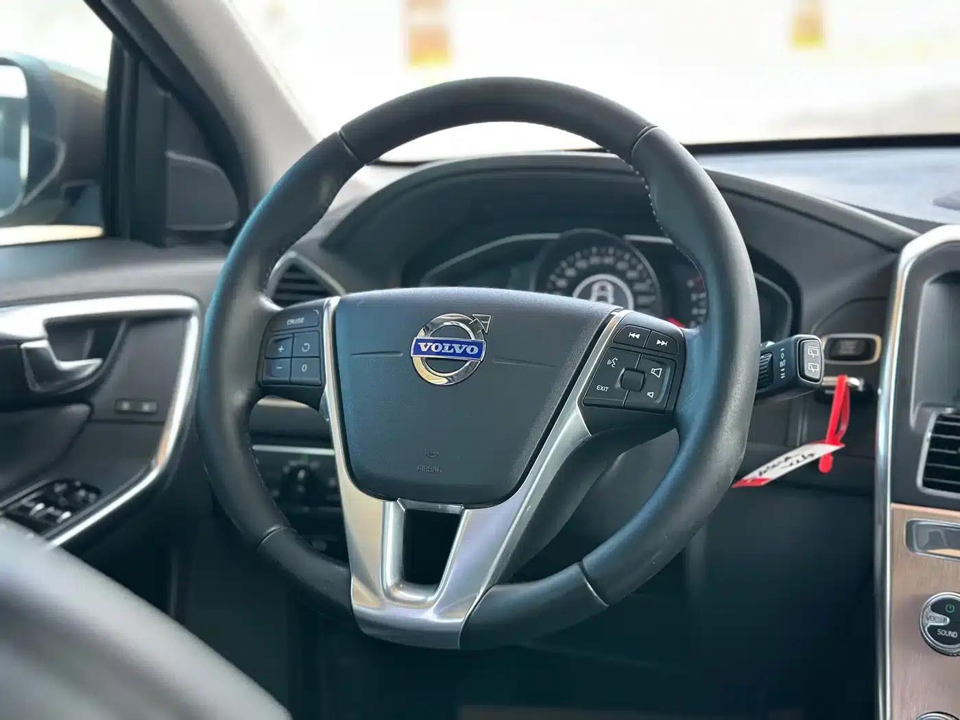 2015 Volvo XC60 T5 Smart Edition — миниатюра 10