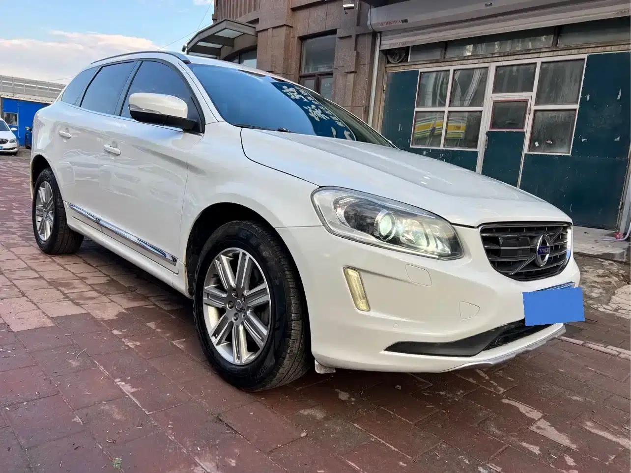 2017 Volvo XC60 T5 AWD Smart Edition — миниатюра 3