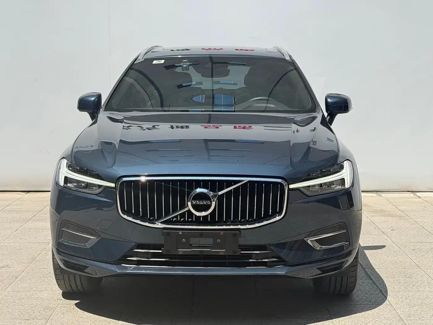 2021 Volvo XC60 T5 AWD Inscription Luxury Edition — миниатюра 4