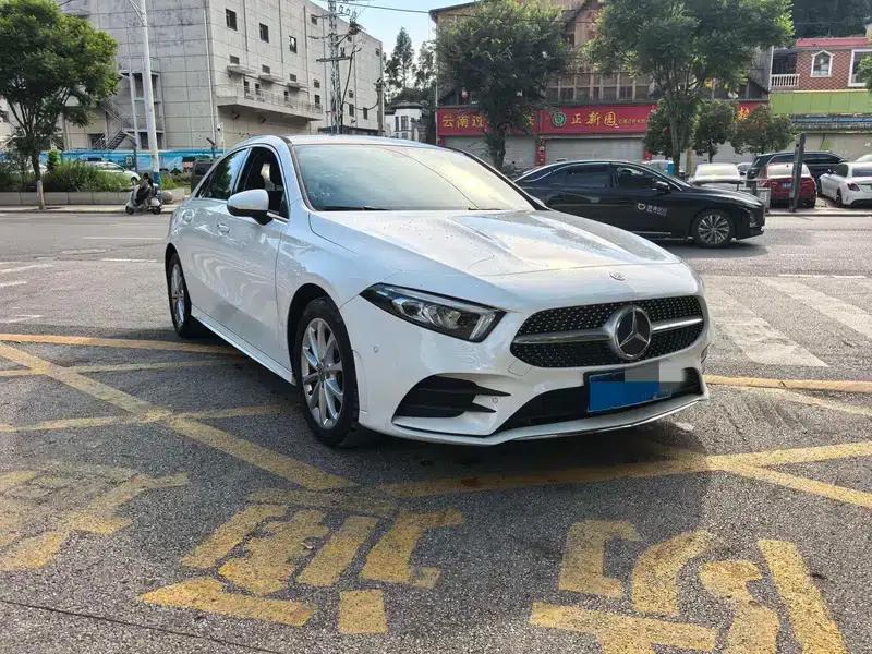 Mercedes-Benz A-Class 2020 Facelift A 200 L Sport Sedan Fashion Model — миниатюра 3