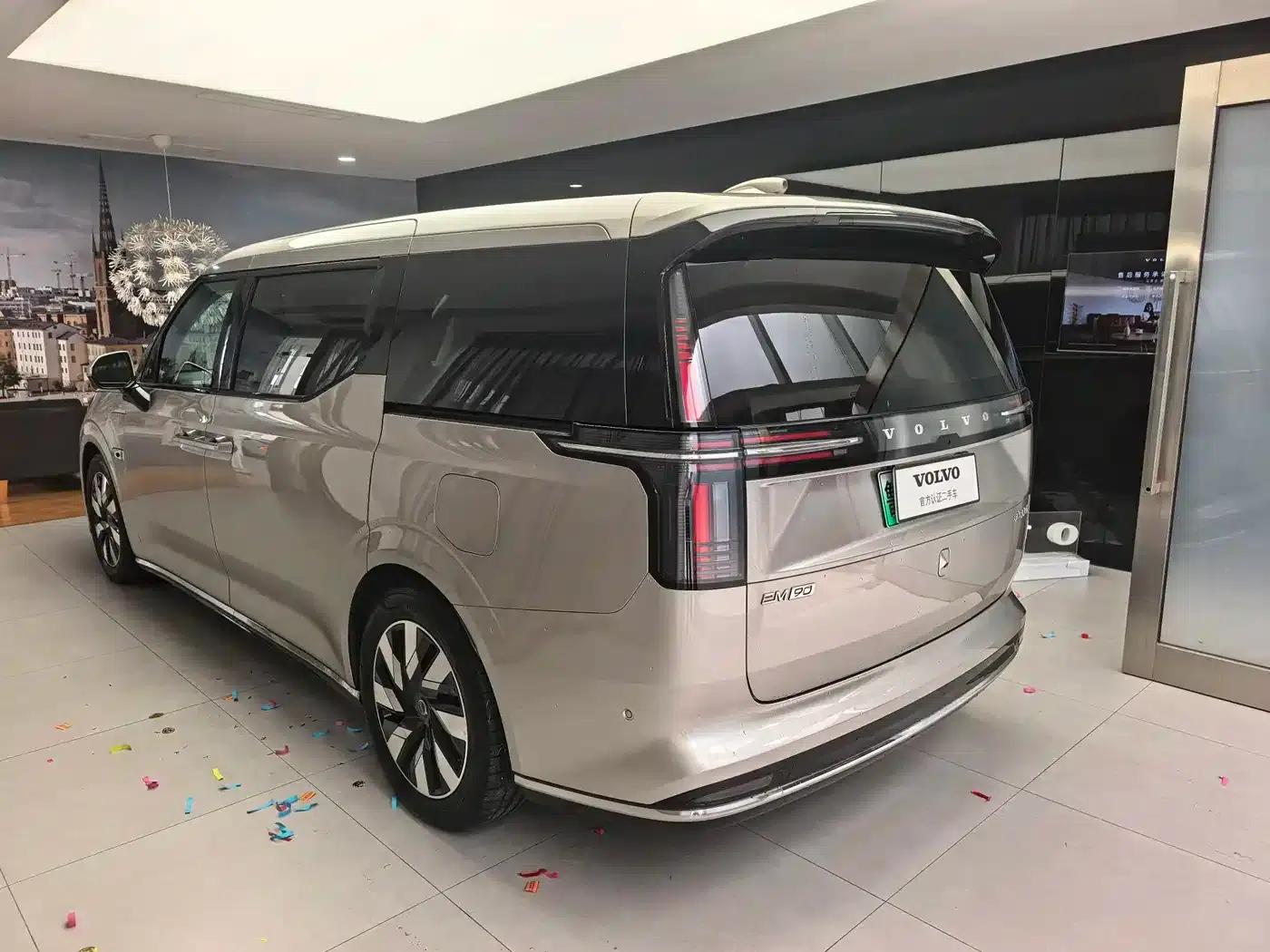 Volvo EM90 2025 Ultra 6-seater — миниатюра 20