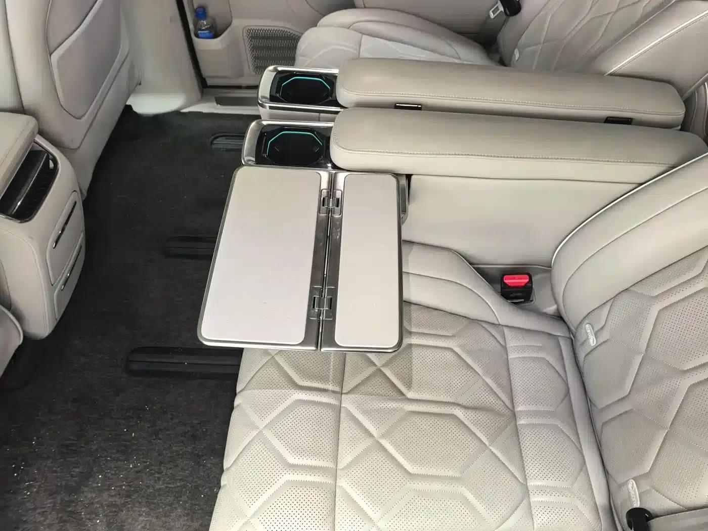 Volvo EM90 2025 Ultra 6-seater — миниатюра 9