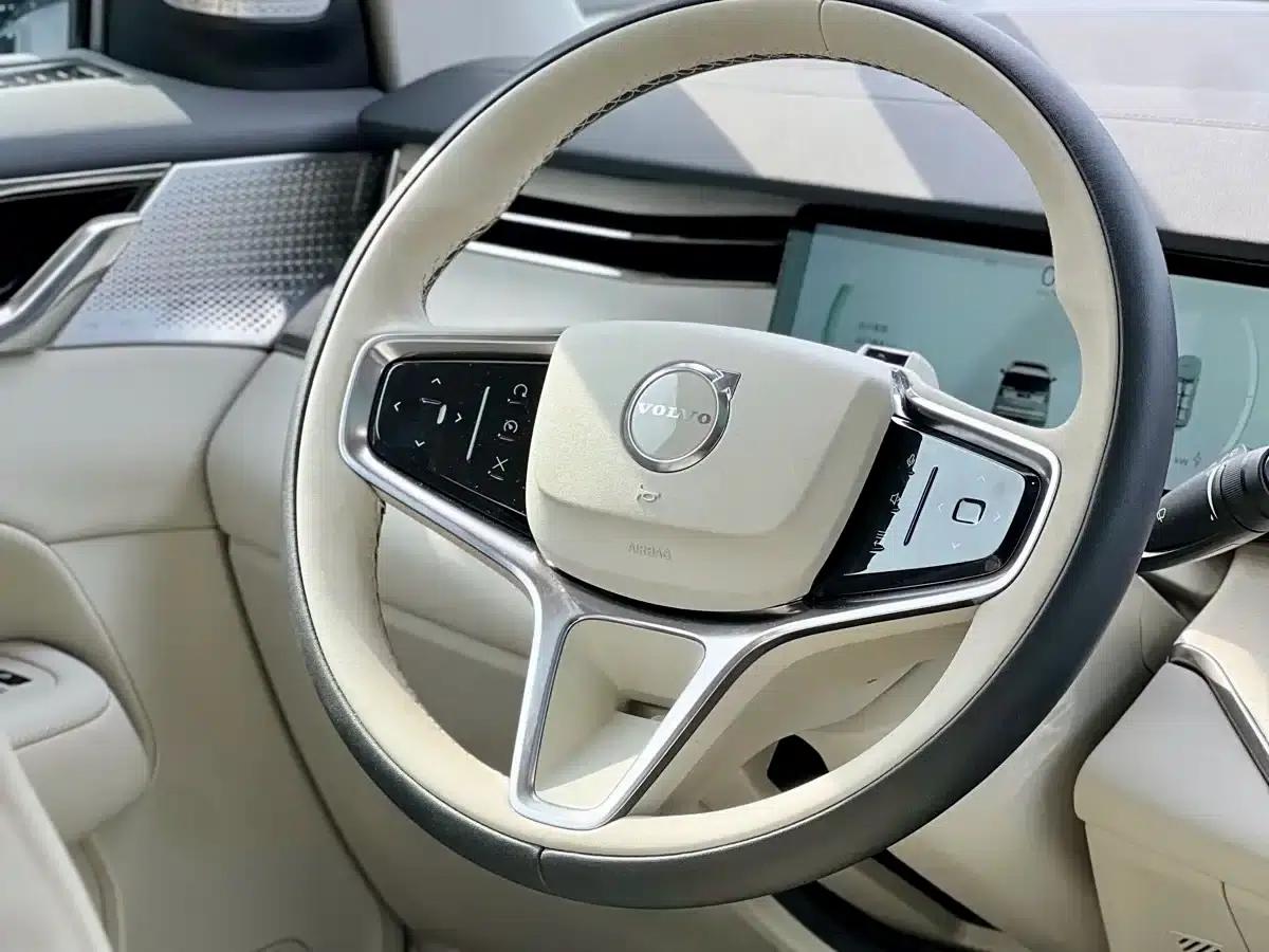 Volvo EM90 2025 Ultra 6-seater — миниатюра 9