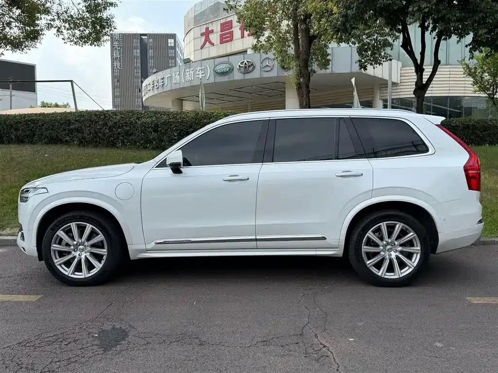 2018 Volvo XC90 Plug-in Hybrid E-Drive Hybrid T8 Inscription 7-Seater — миниатюра 3