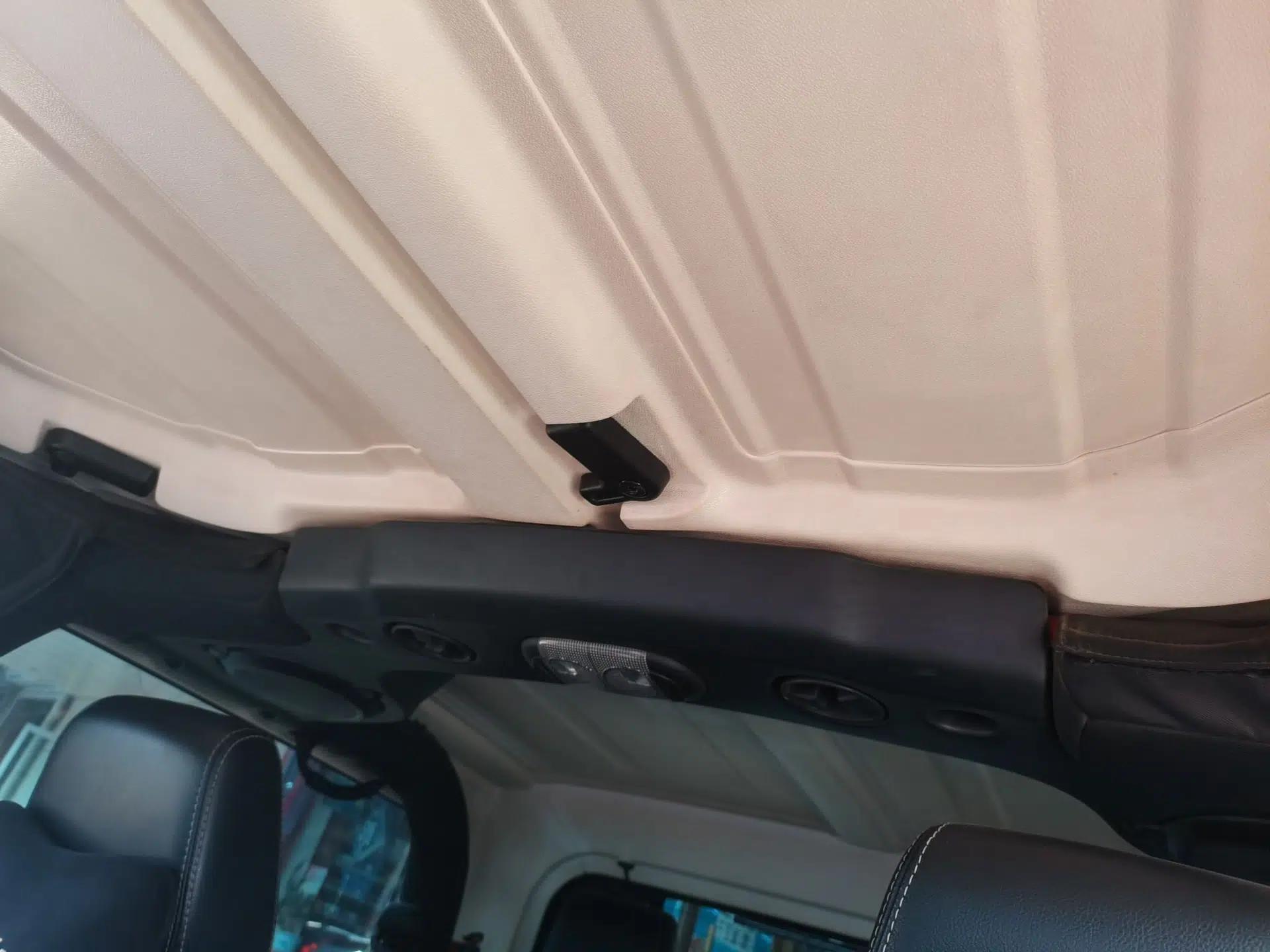 Jeep Wrangler Gasoline, automatic, 3.6-liter, two-door, four-seater — миниатюра 18