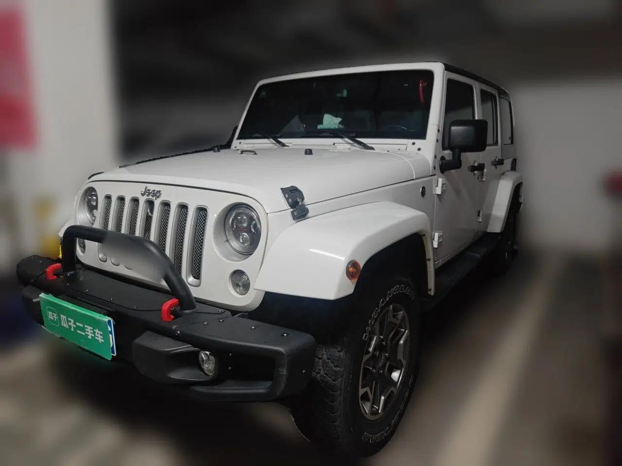 Jeep Wrangler 2015 3.0L Four-Door Sahara Comfort Edition — миниатюра 1