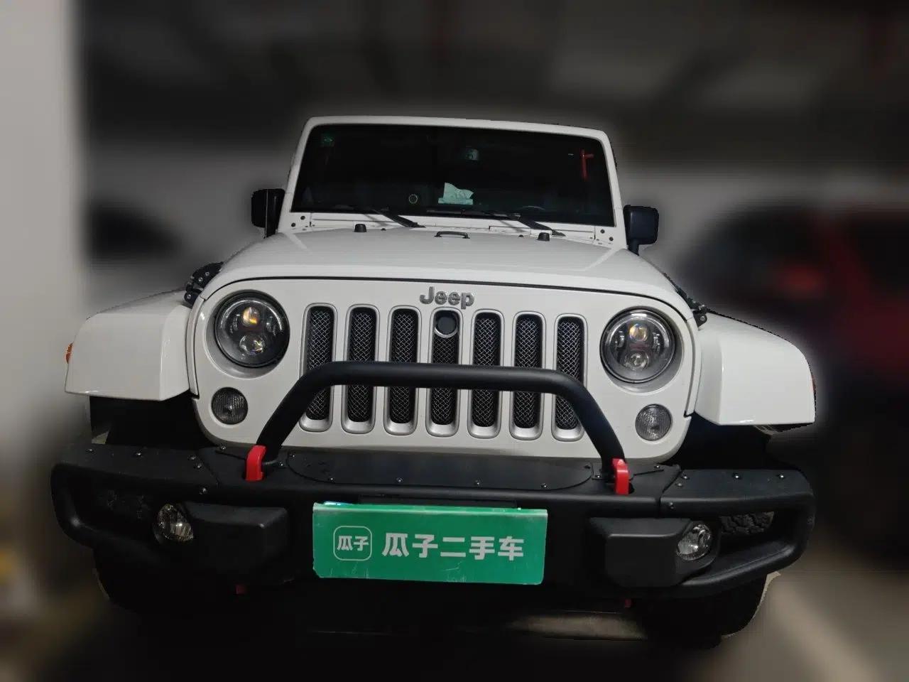 Jeep Wrangler 2015 3.0L Four-Door Sahara Comfort Edition — миниатюра 2