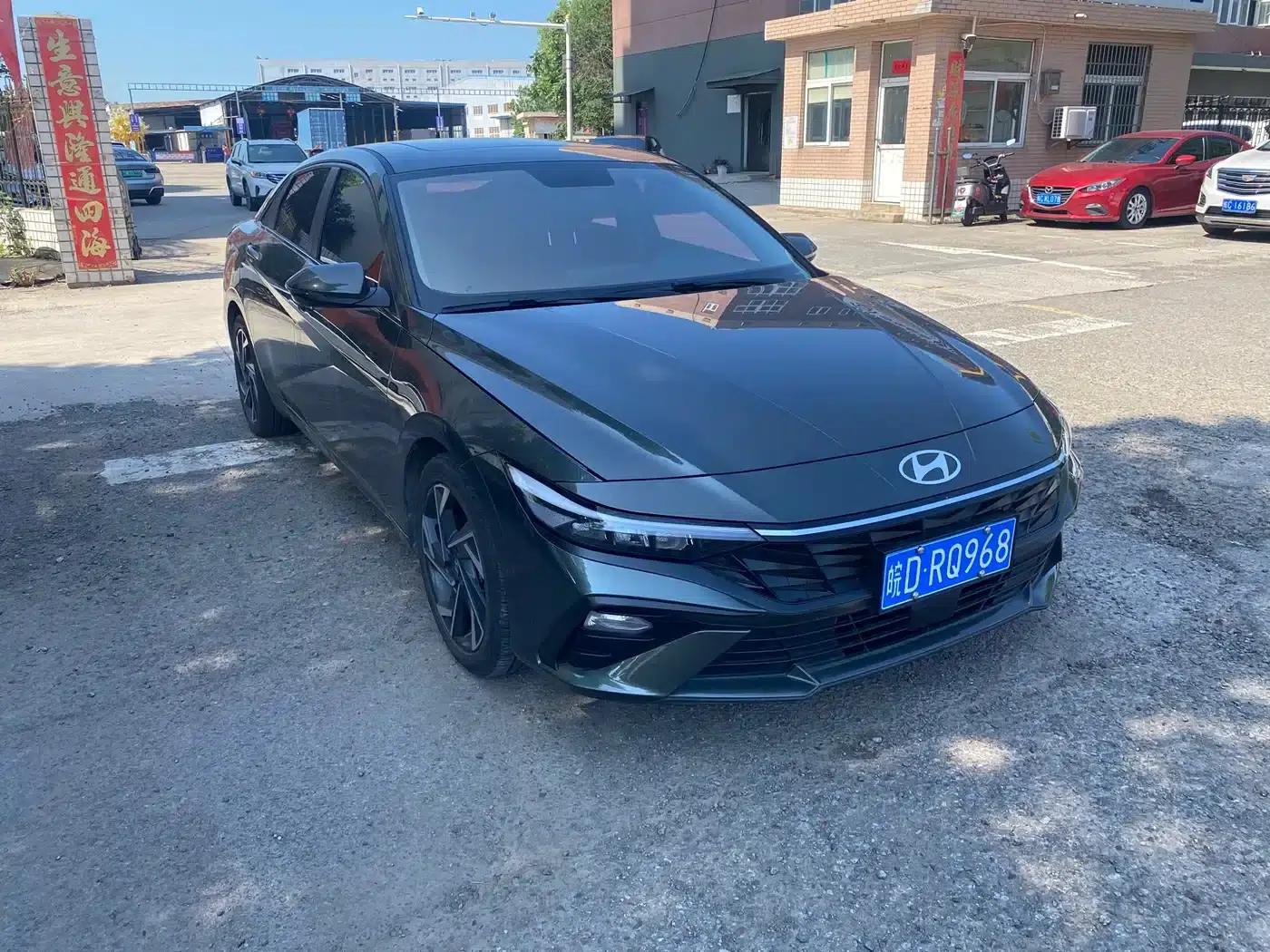 Hyundai Elantra 2023 1.5L CVT GLX Elite Edition — миниатюра 3