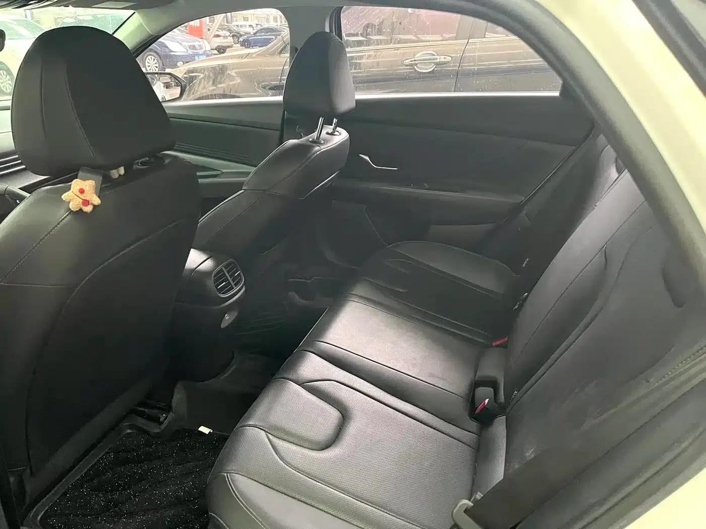 Hyundai Elantra 2022 1.5L CVT GLX Elite Edition — миниатюра 3