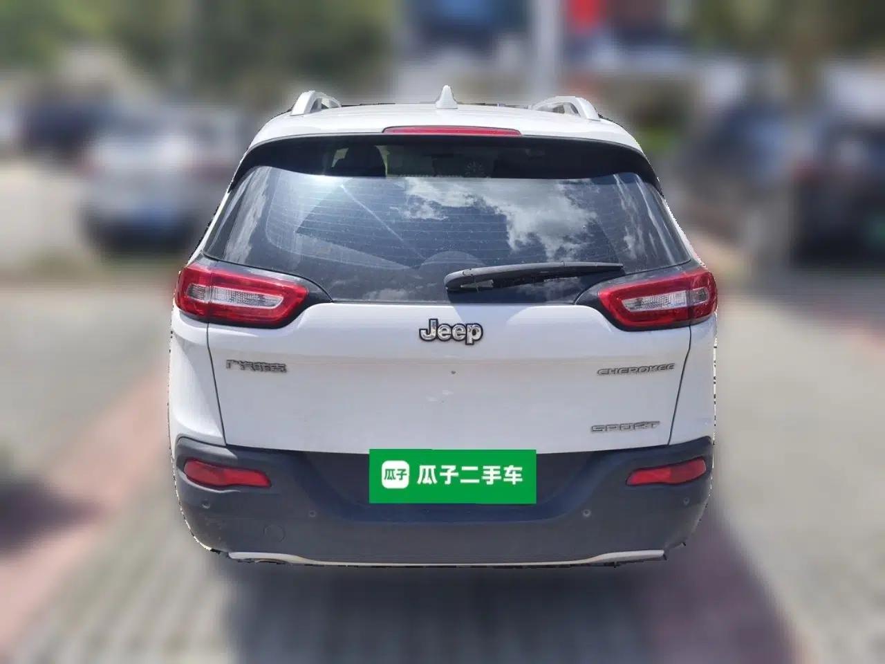 Jeep Cherokee 2017 2.0L Leading Edition — миниатюра 3