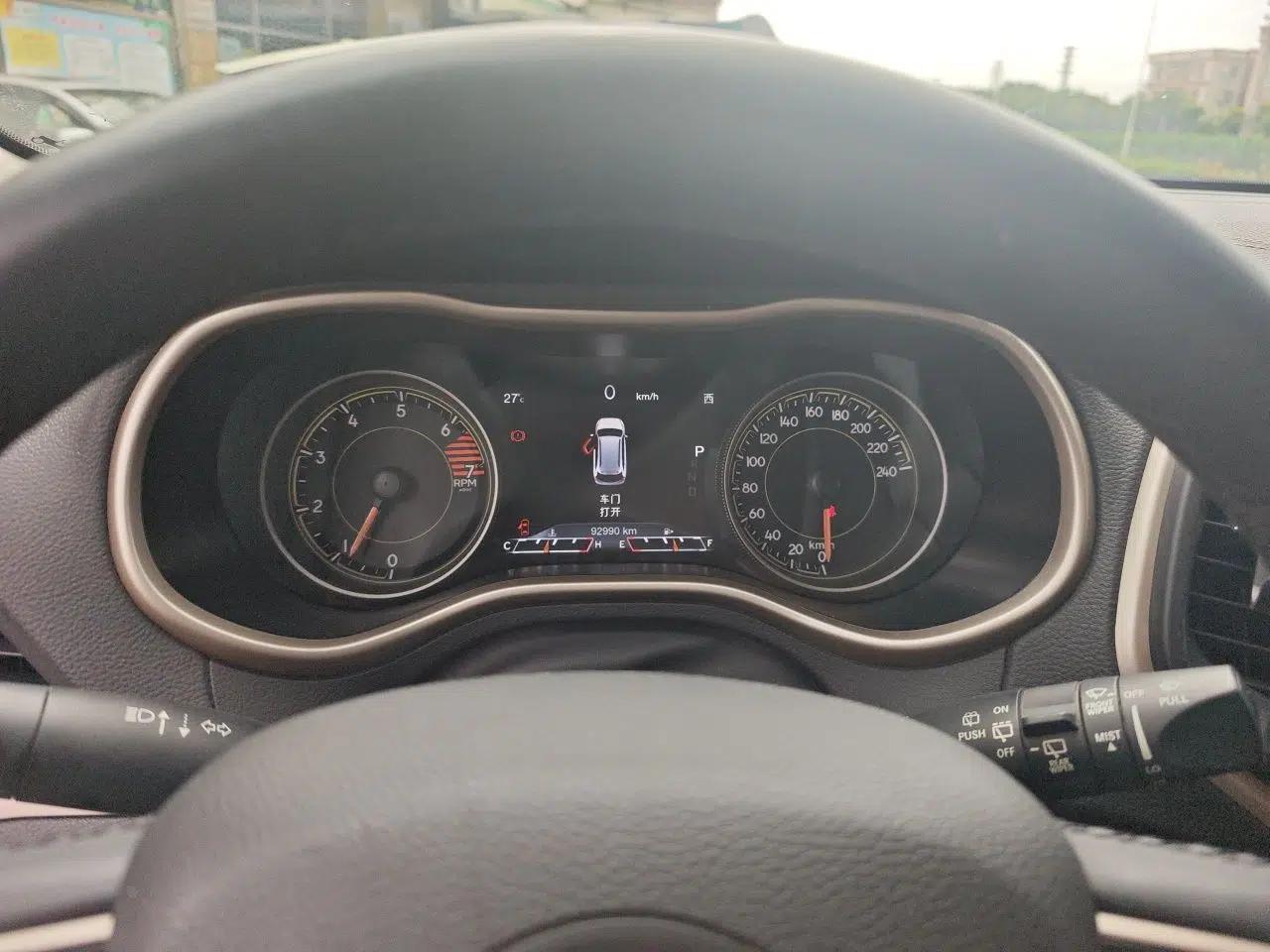 Jeep Cherokee 2017 2.0L Superior Edition — миниатюра 11