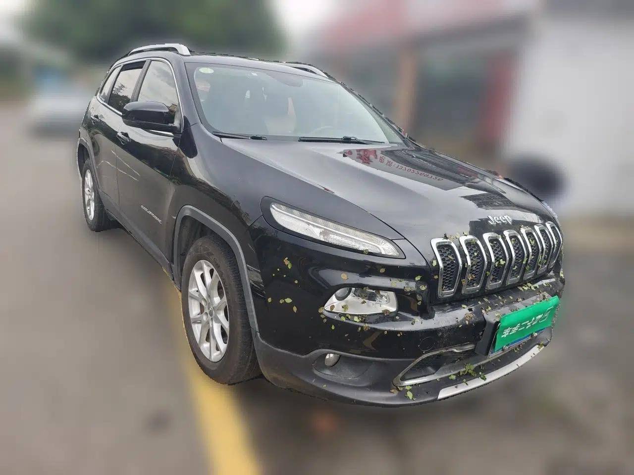 Jeep Cherokee 2017 2.0L Superior Edition — миниатюра 3